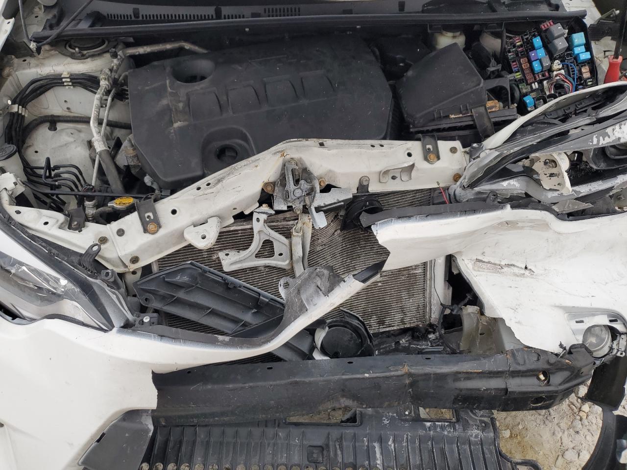 2015 Toyota Corolla L VIN: 5YFBURHEXFP190731 Lot: 44447215