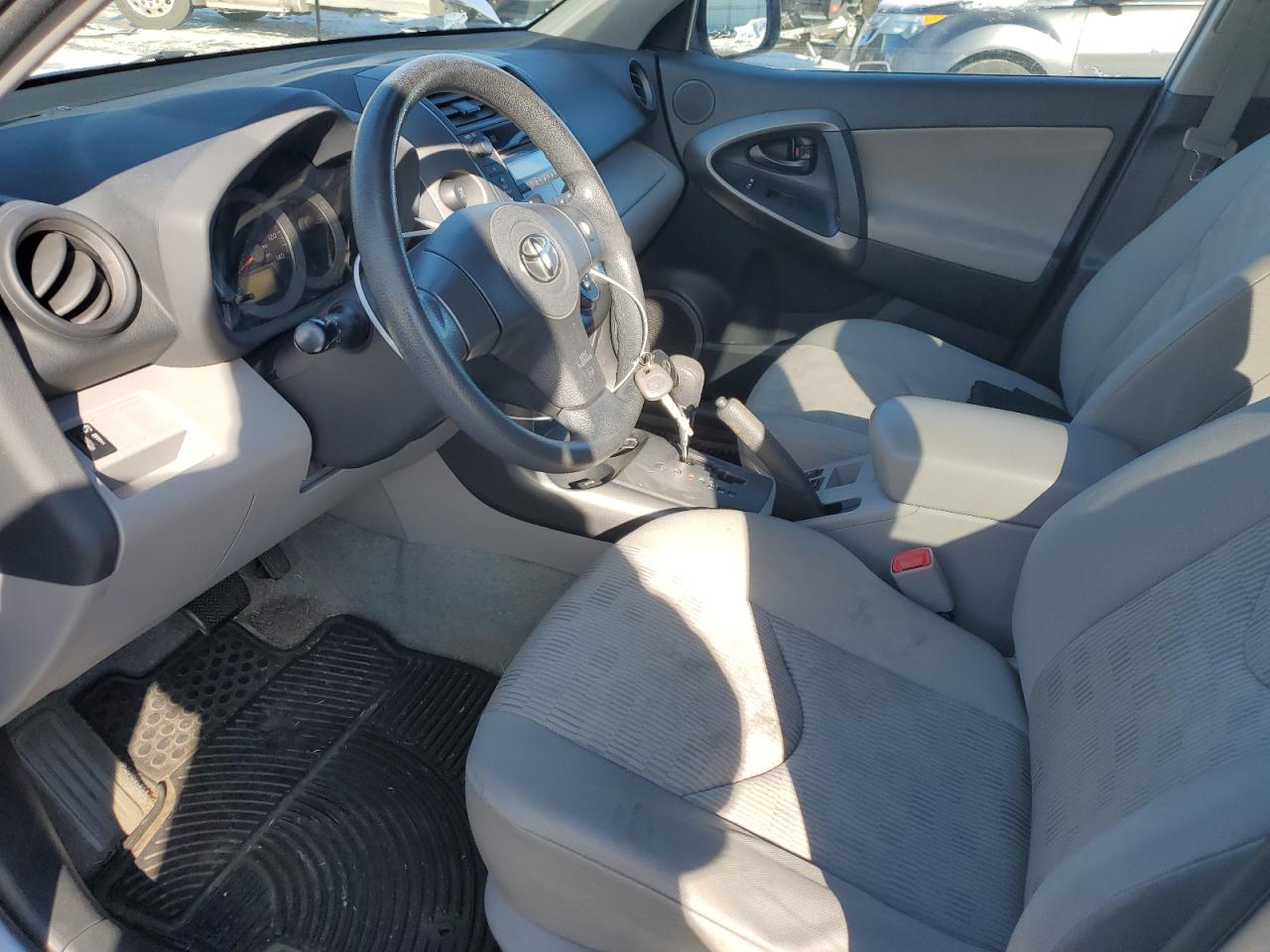 2011 Toyota RAV 4 - Image 7