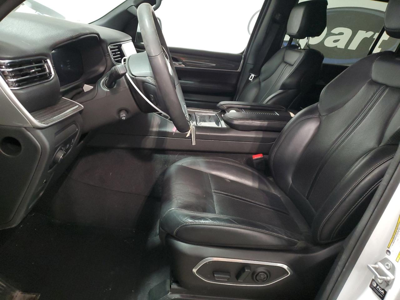 2022 Jeep Grand Wagoneer - Image 7
