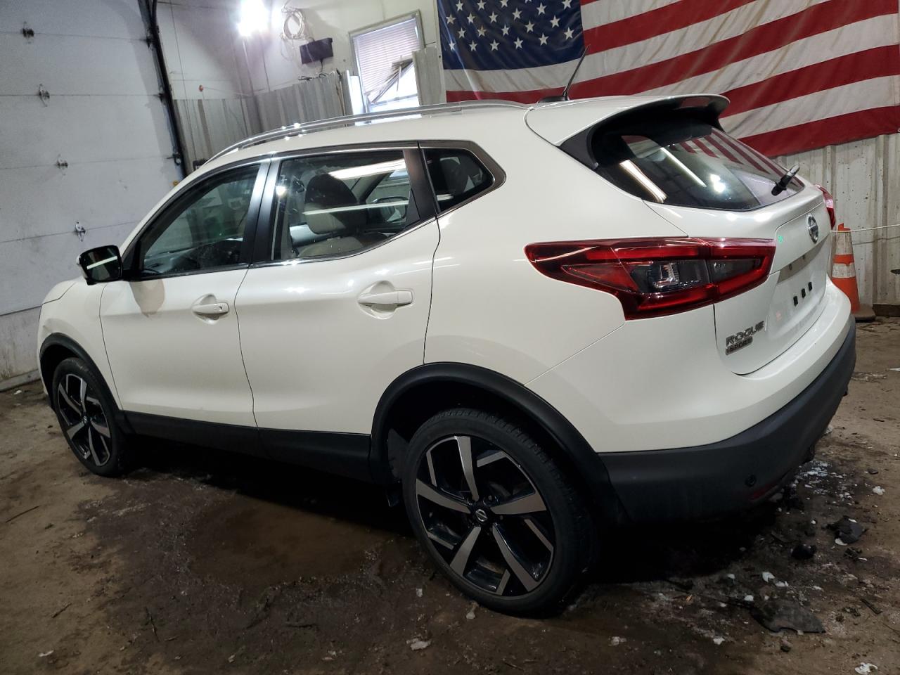 2020 Nissan Rogue - Image 2