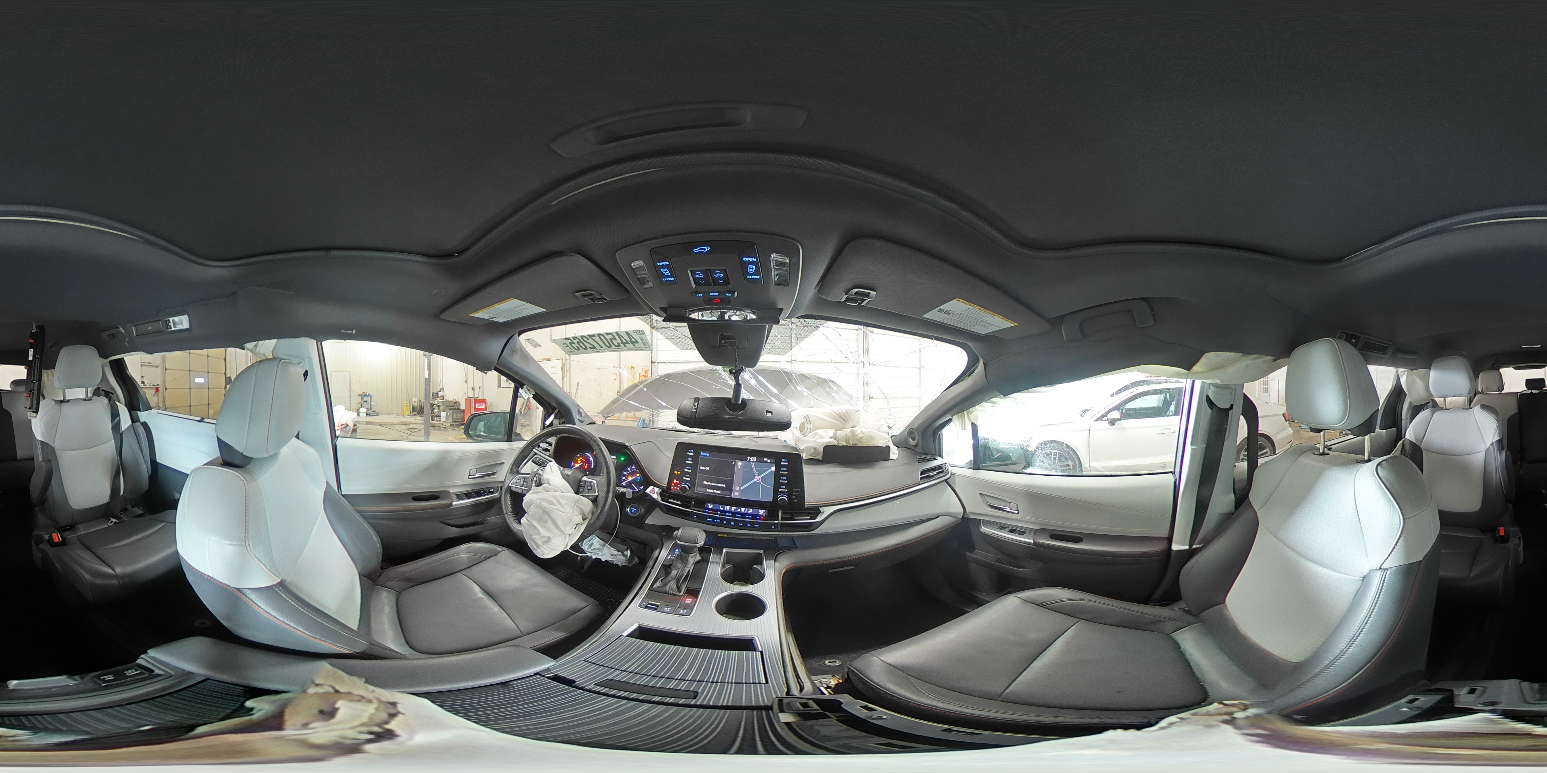 2021 Toyota Sienna - Image 16