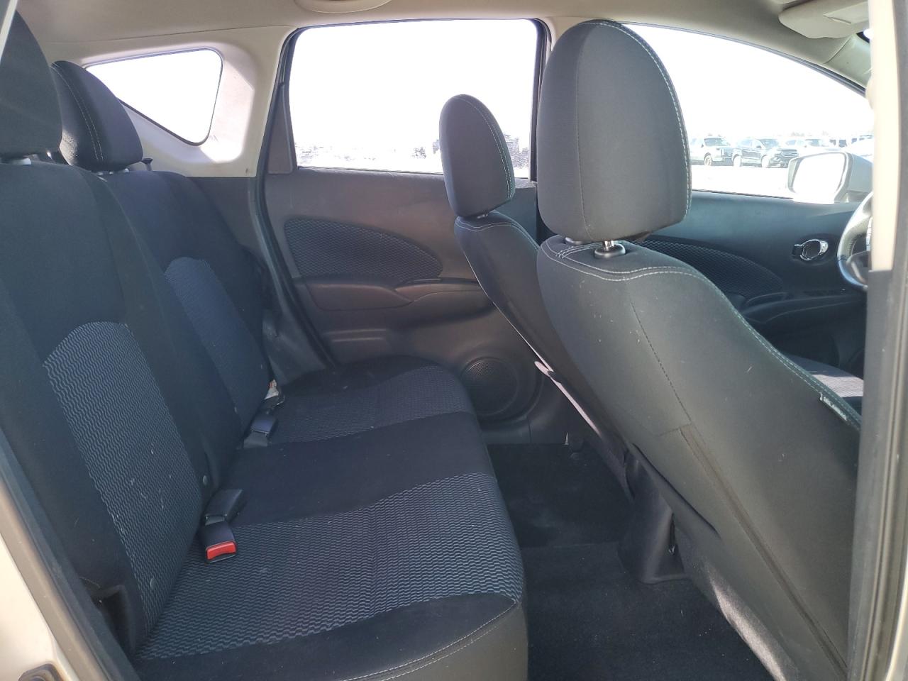 2015 Nissan Versa - Image 11