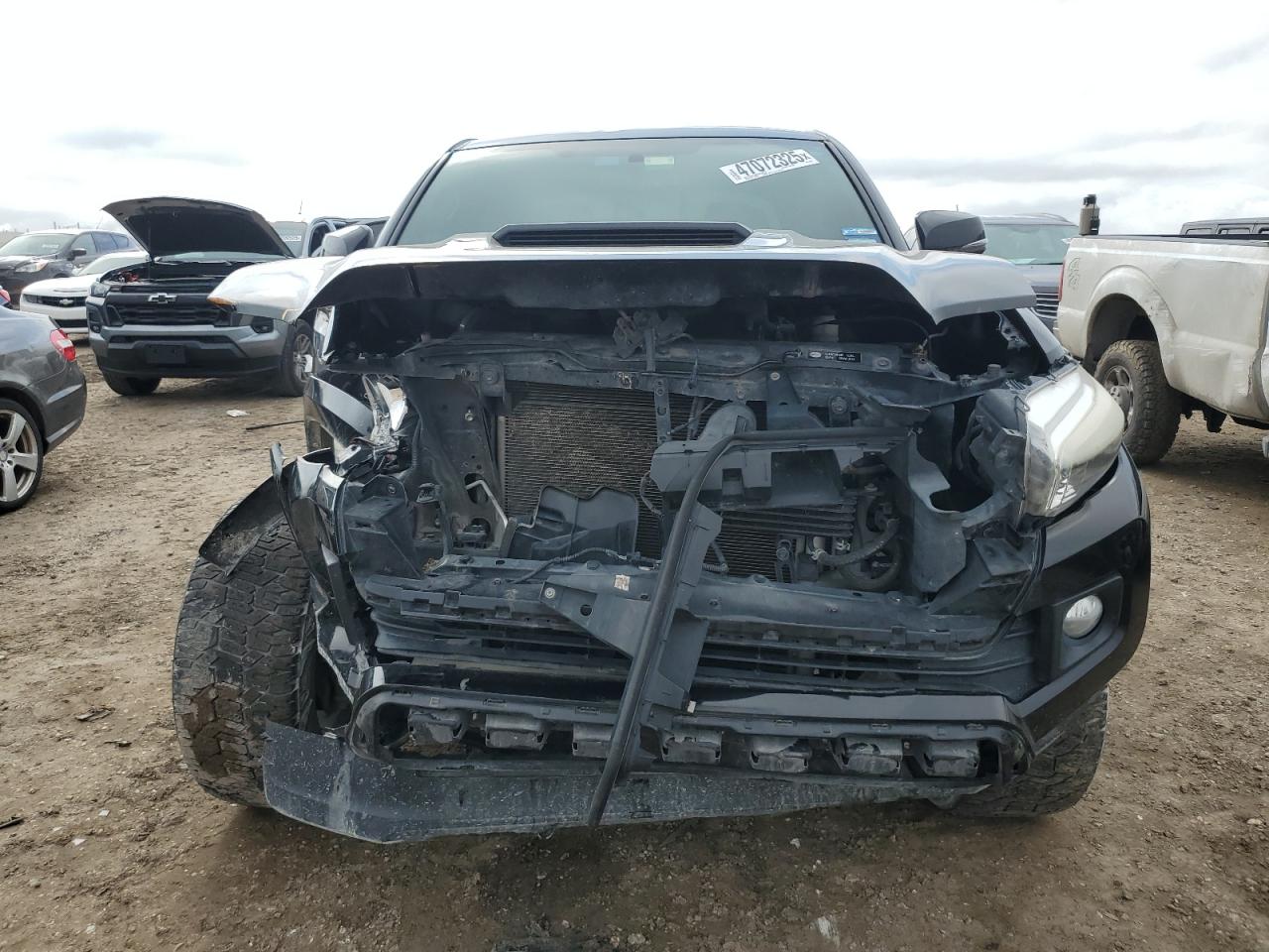 2016 Toyota Tacoma - Image 5