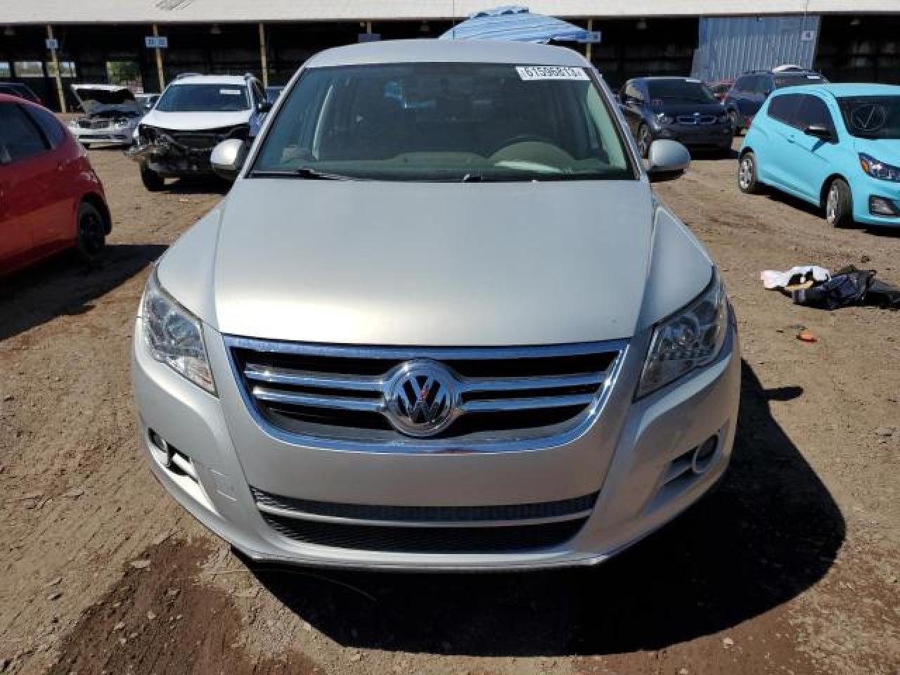 2010 Volkswagen Tiguan - Image 5
