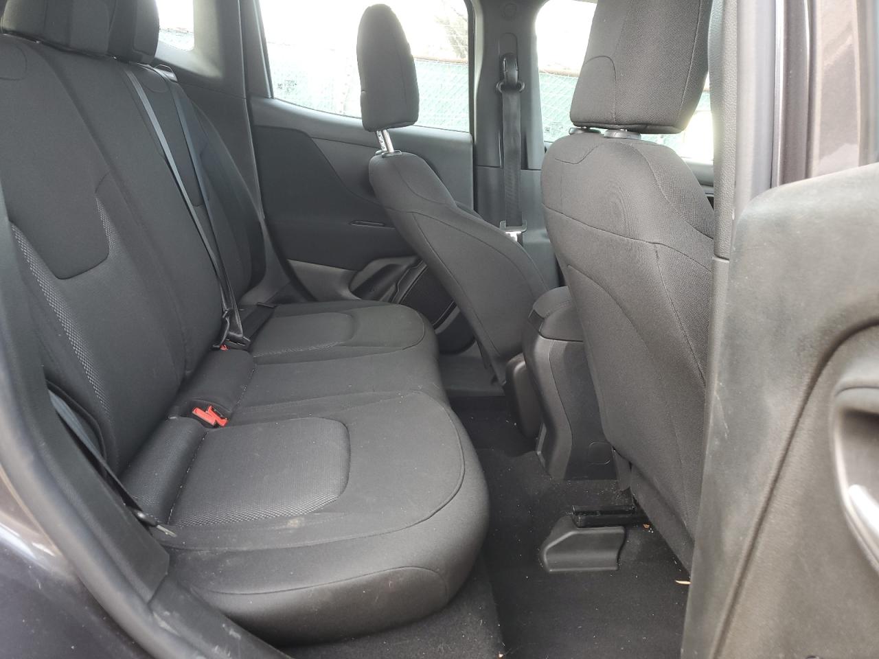 2020 Jeep Renegade - Image 10