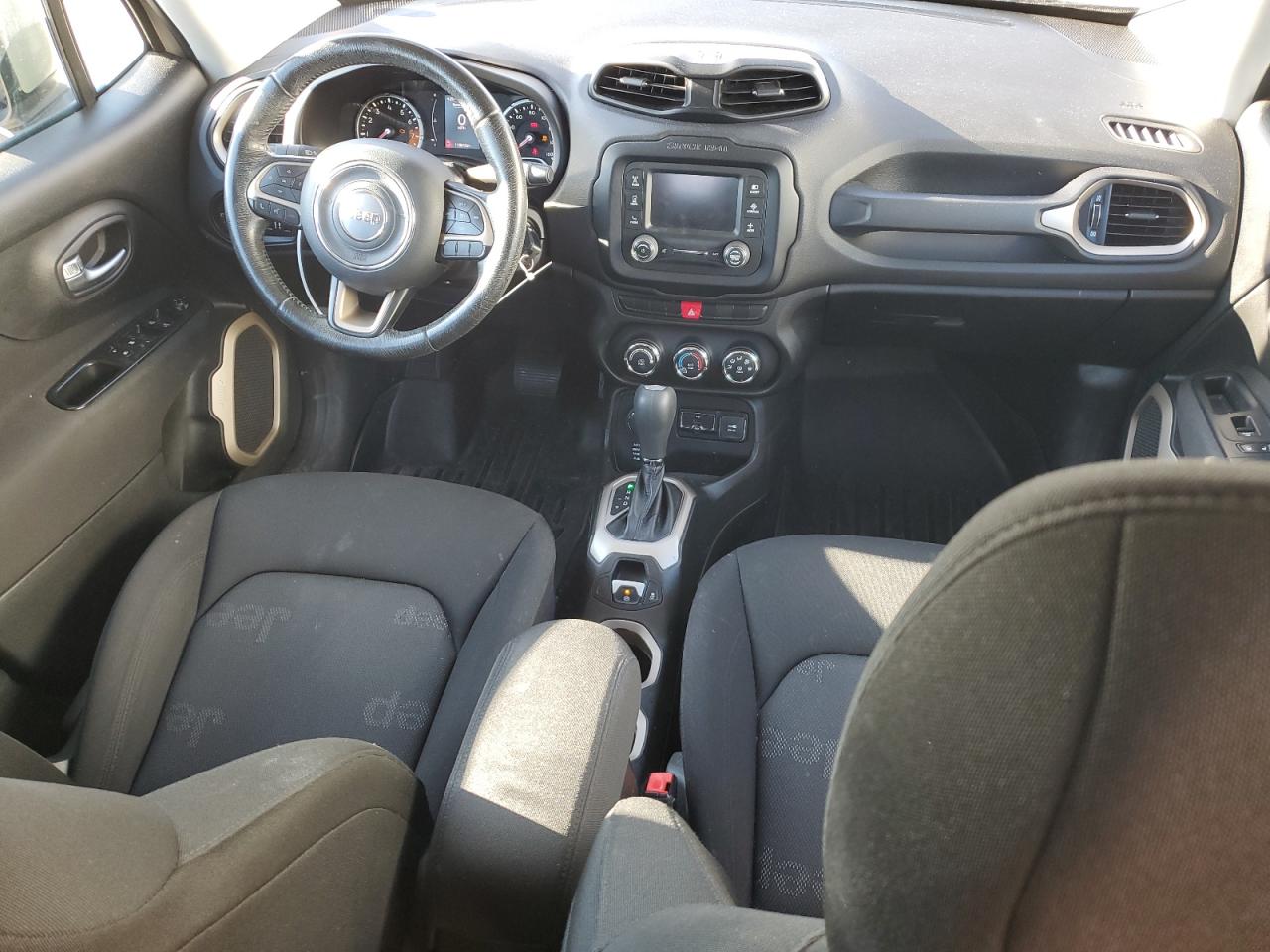 2015 Jeep Renegade - Image 8