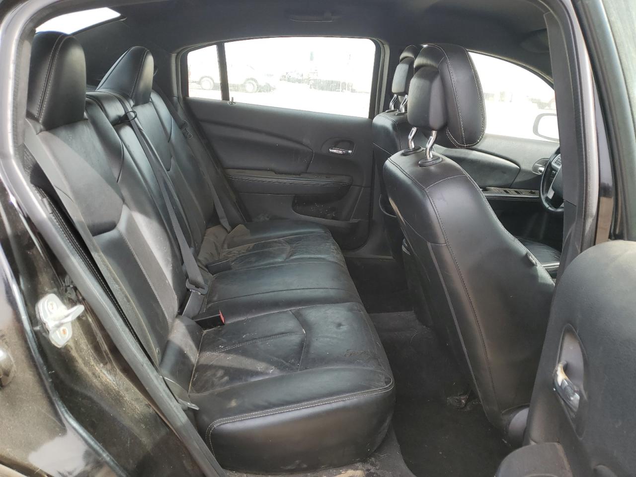 2013 Chrysler 200 - Image 10
