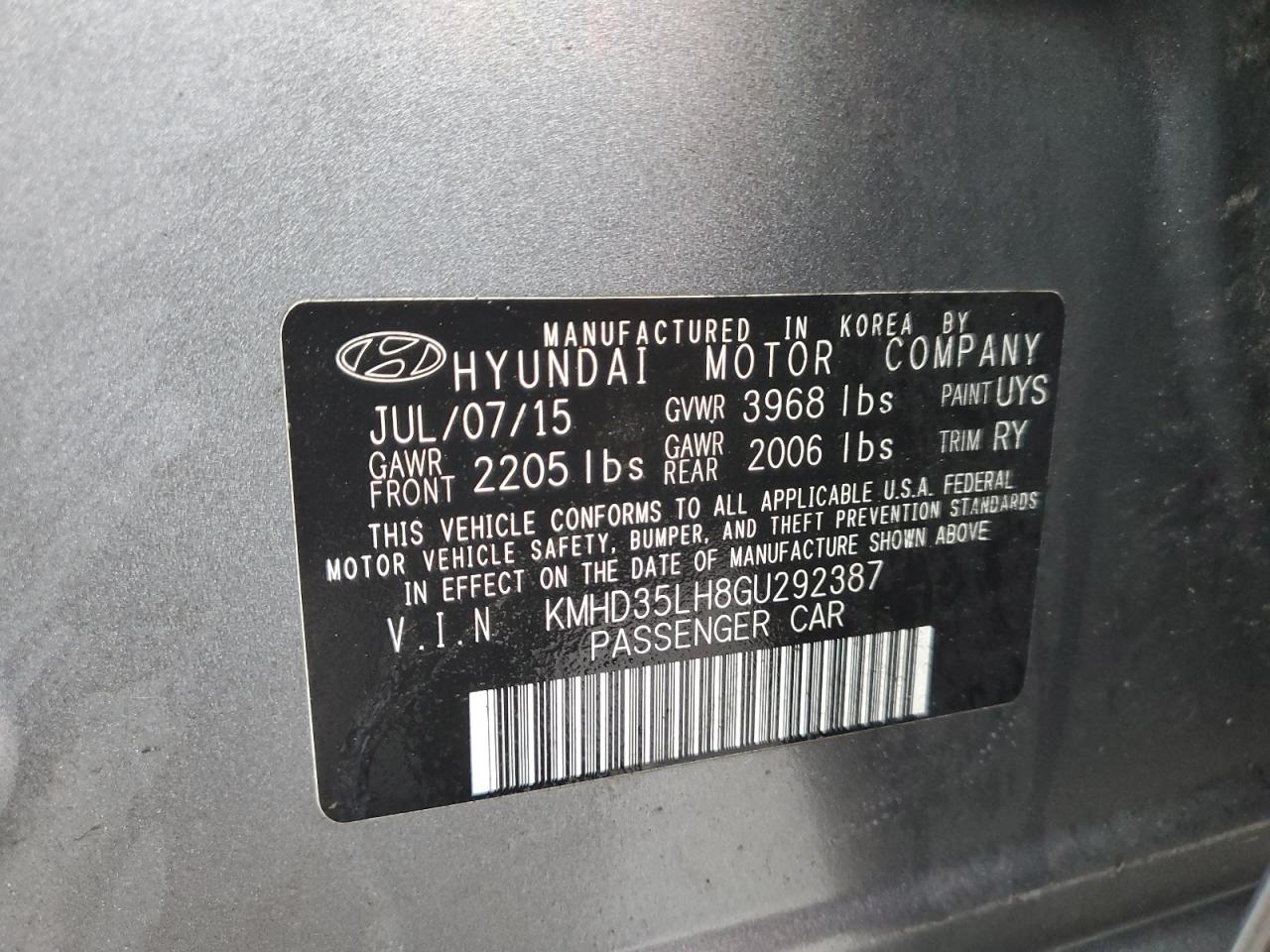2016 Hyundai Elantra - Image 13