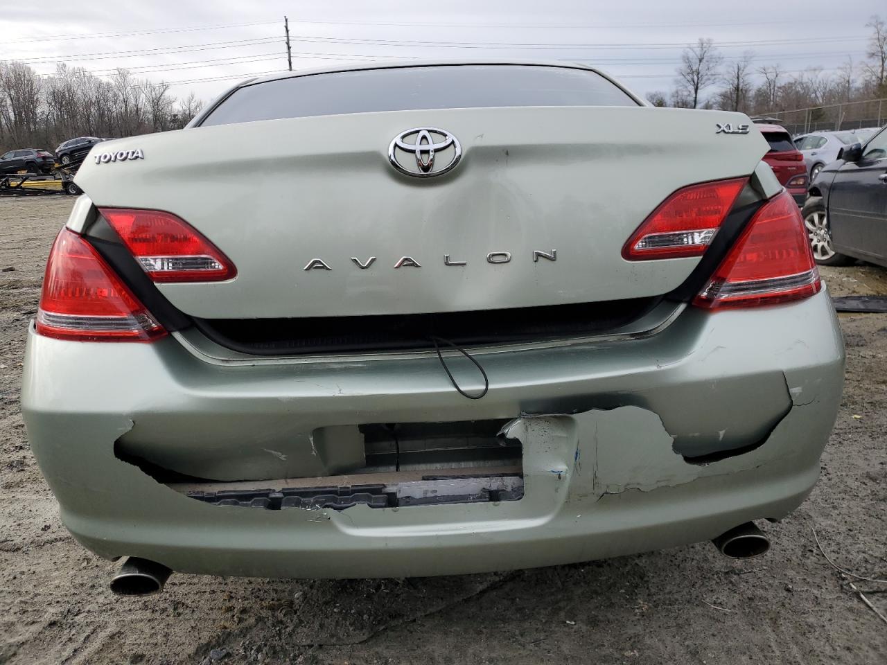2006 Toyota Avalon - Image 6