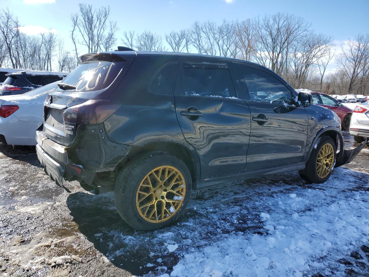 2018 Mitsubishi Outlander - Image 3