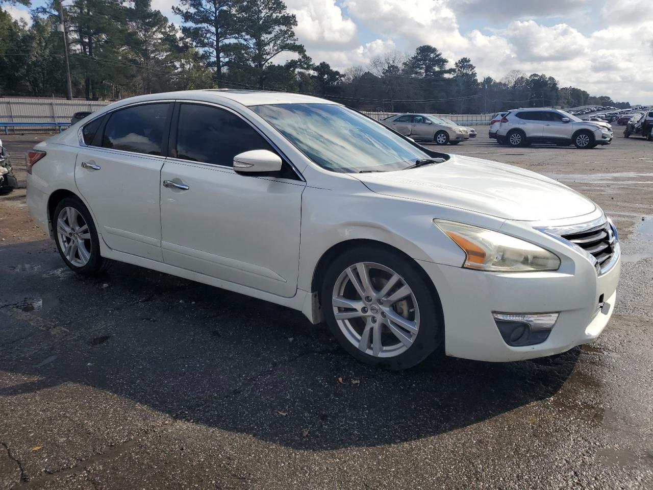 2014 Nissan Altima - Image 4