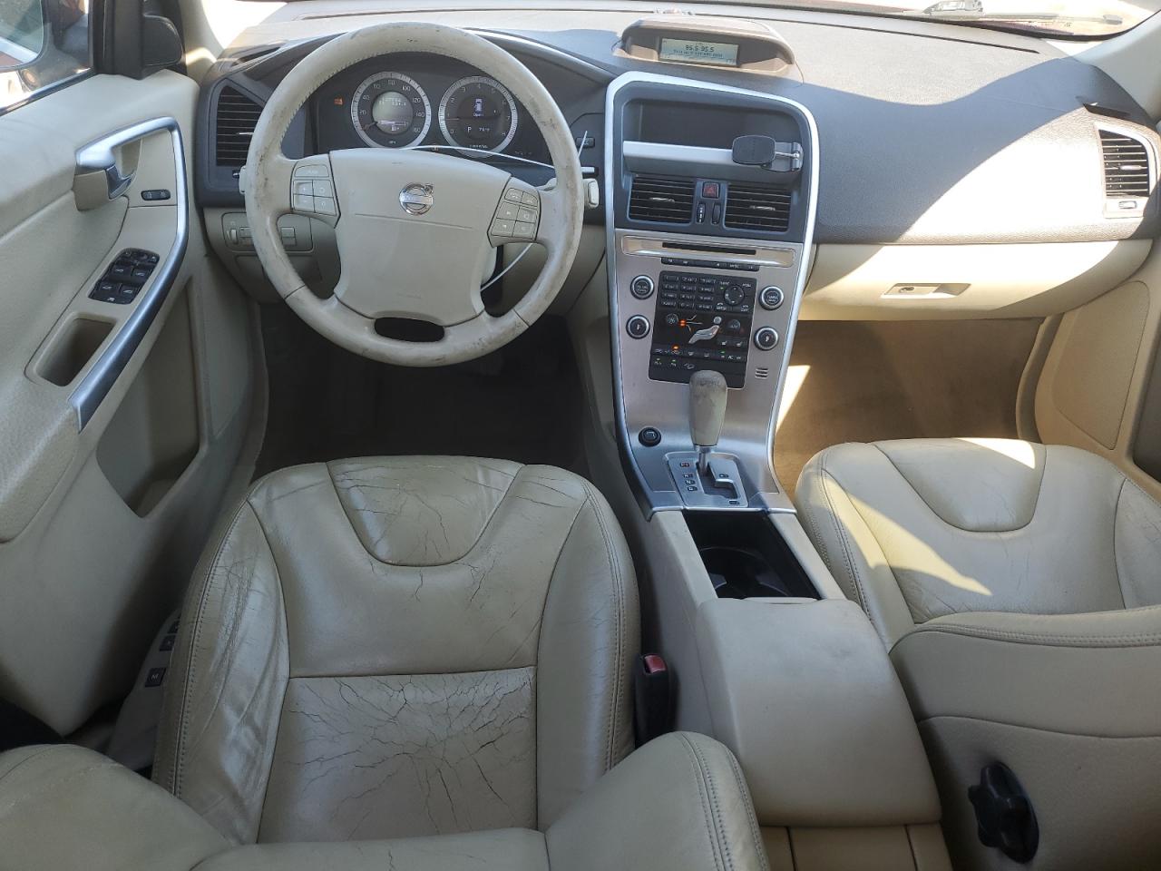 2010 Volvo XC60 - Image 8