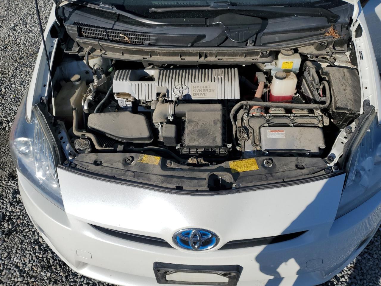 2011 Toyota Prius - Image 12