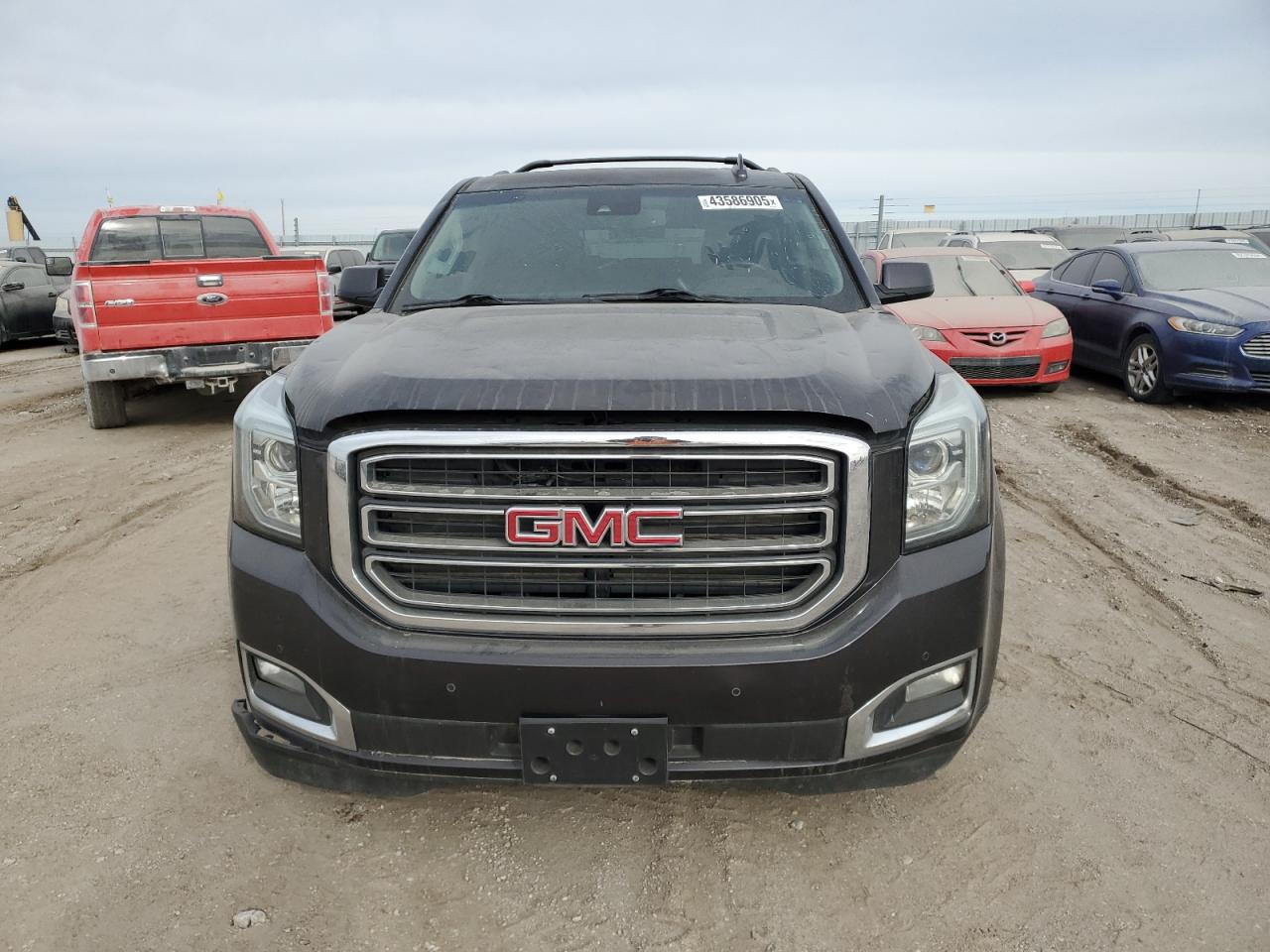2017 GMC Yukon - Image 5