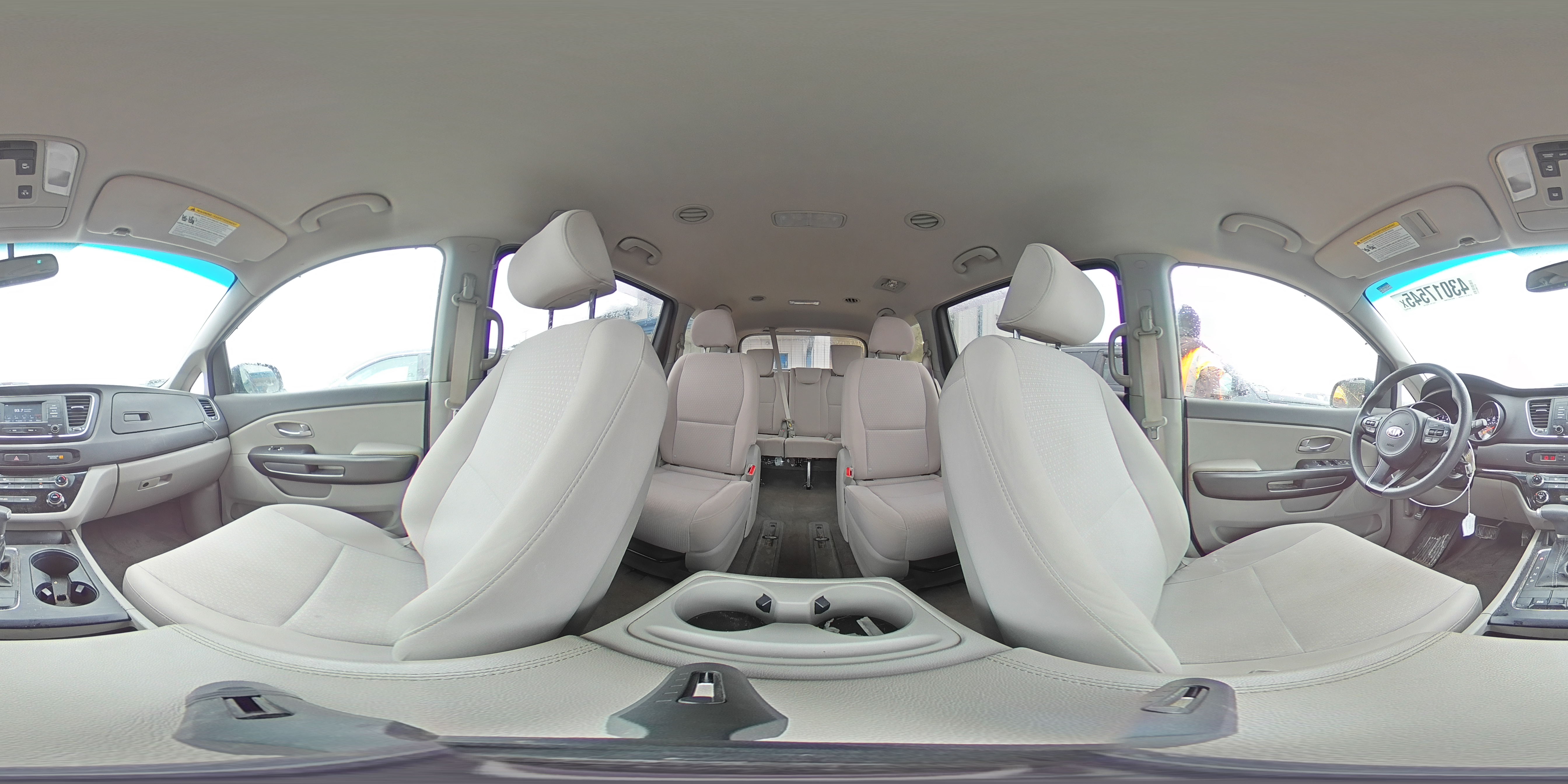 2017 Kia Sedona - Image 14