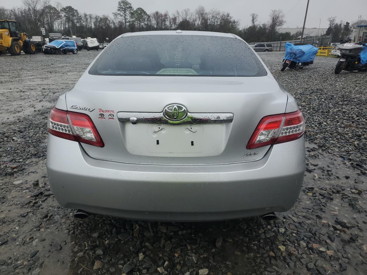 2010 Toyota Camry - Image 6