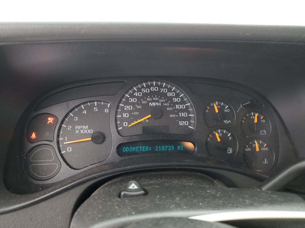 2005 GMC Sierra - Image 9
