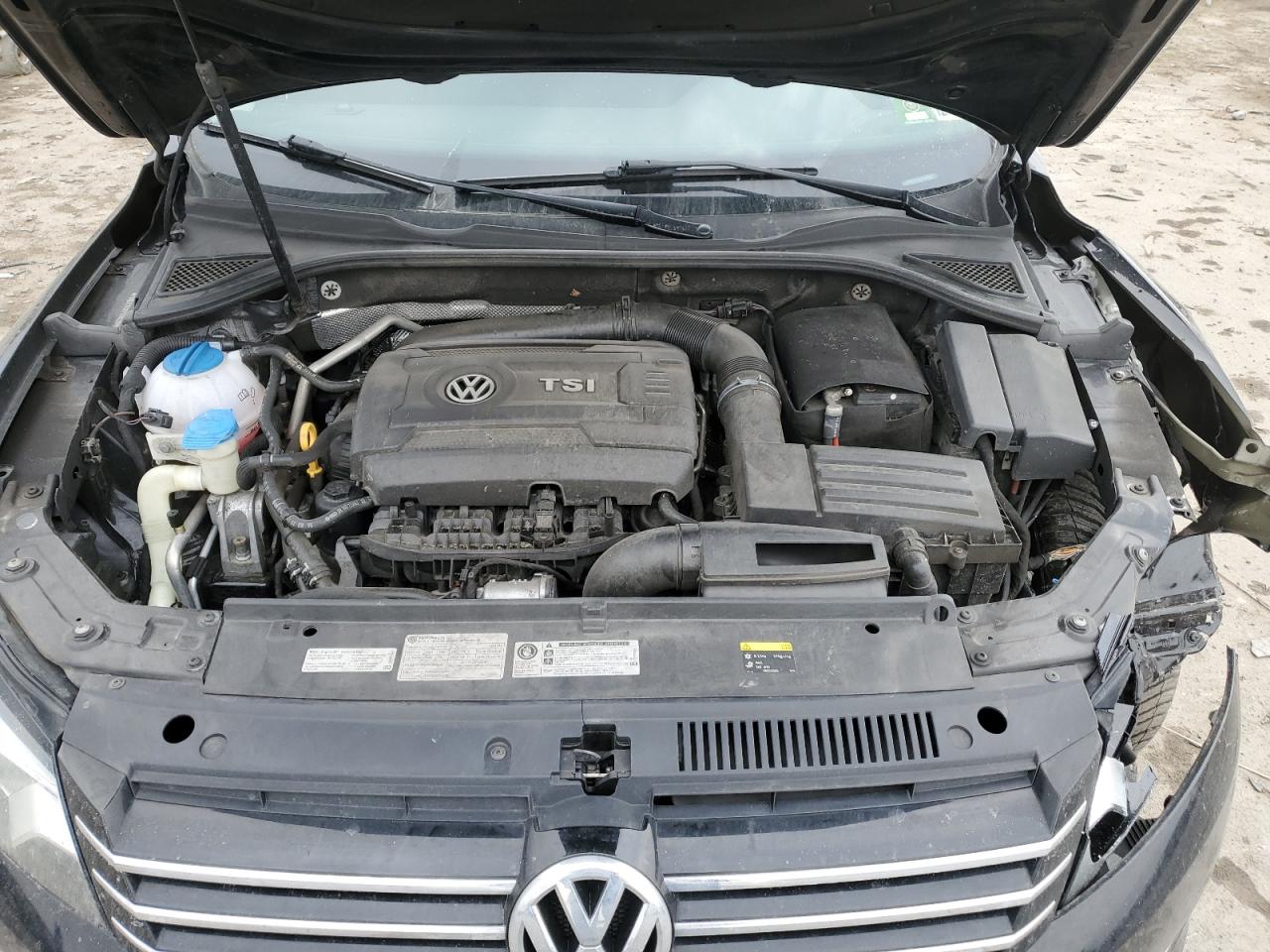 2015 Volkswagen Passat - Image 12