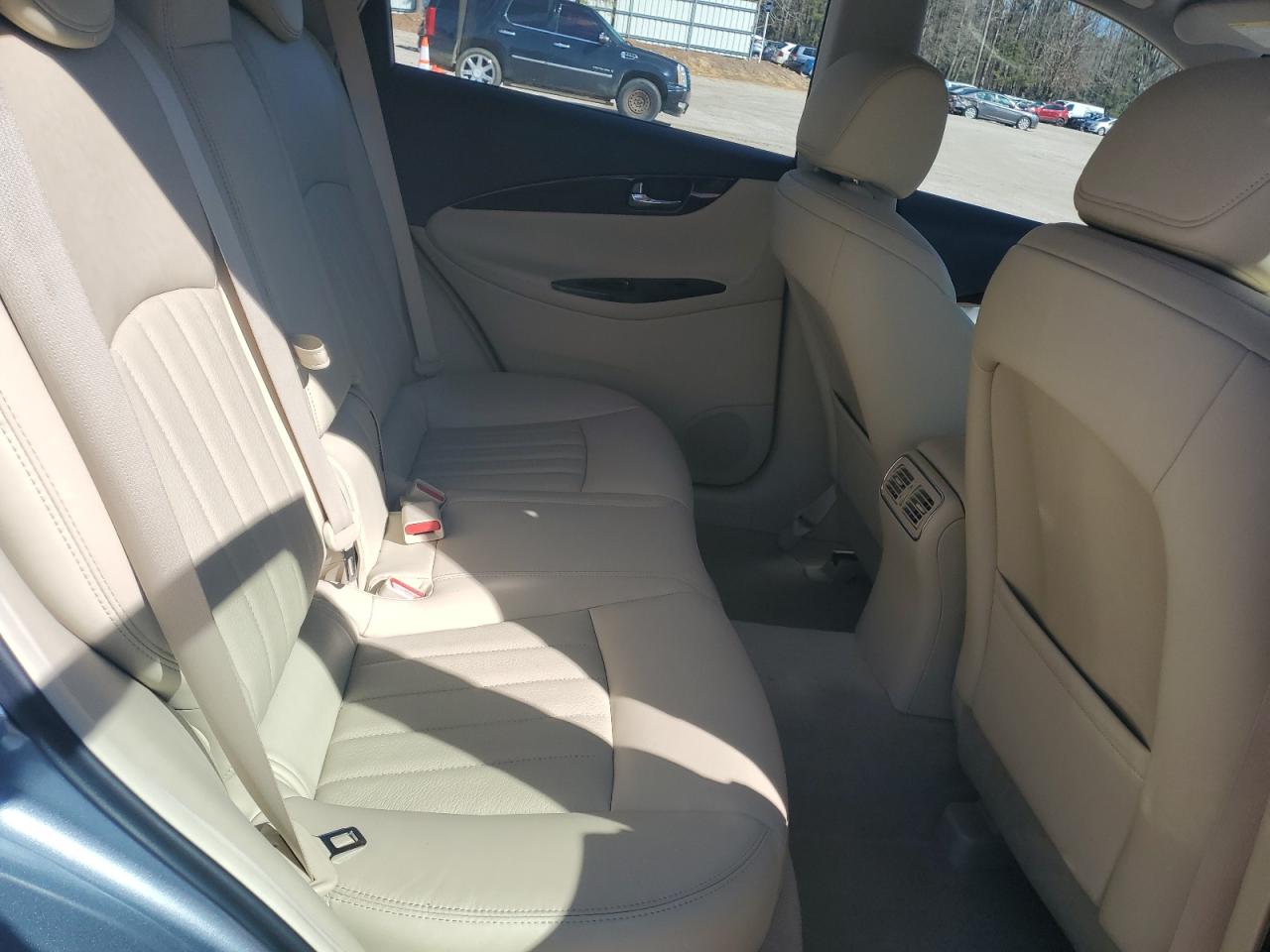 2016 Infiniti QX50 - Image 11