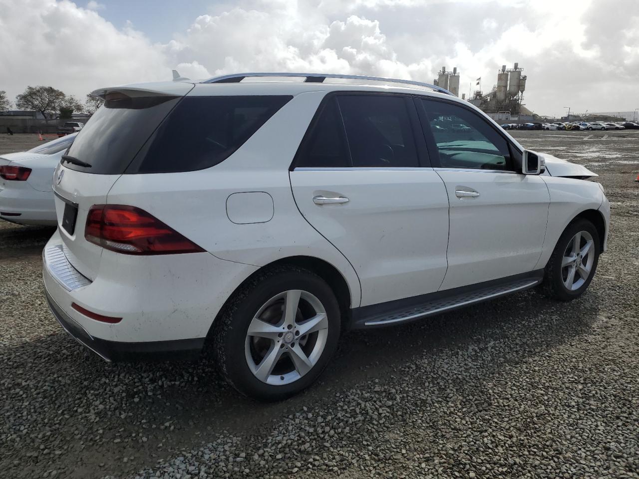 2016 Mercedes-Benz GLE - Image 3