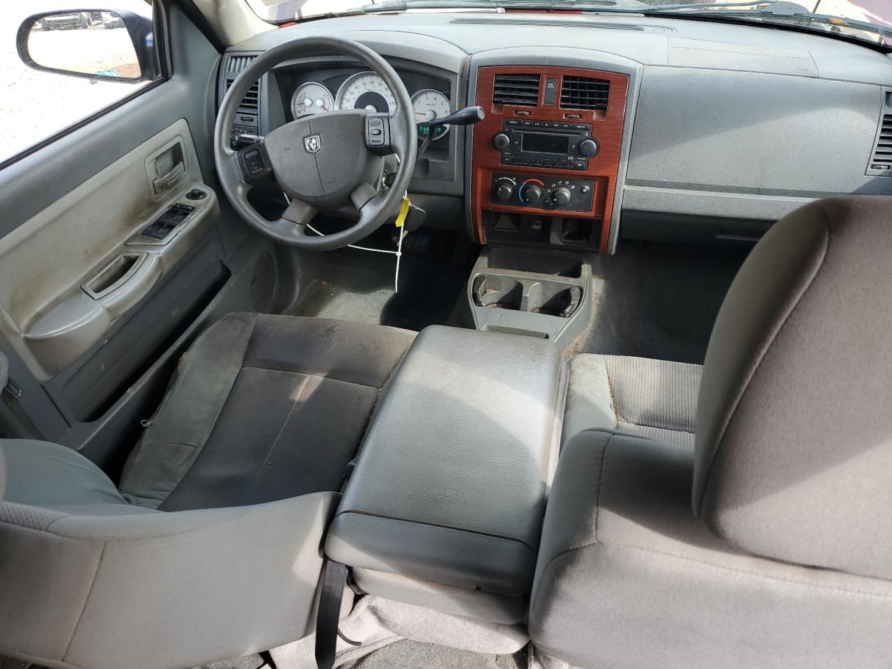 2005 Dodge Dakota - Image 8