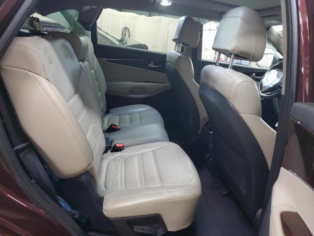 2017 Kia Sorento - Image 11