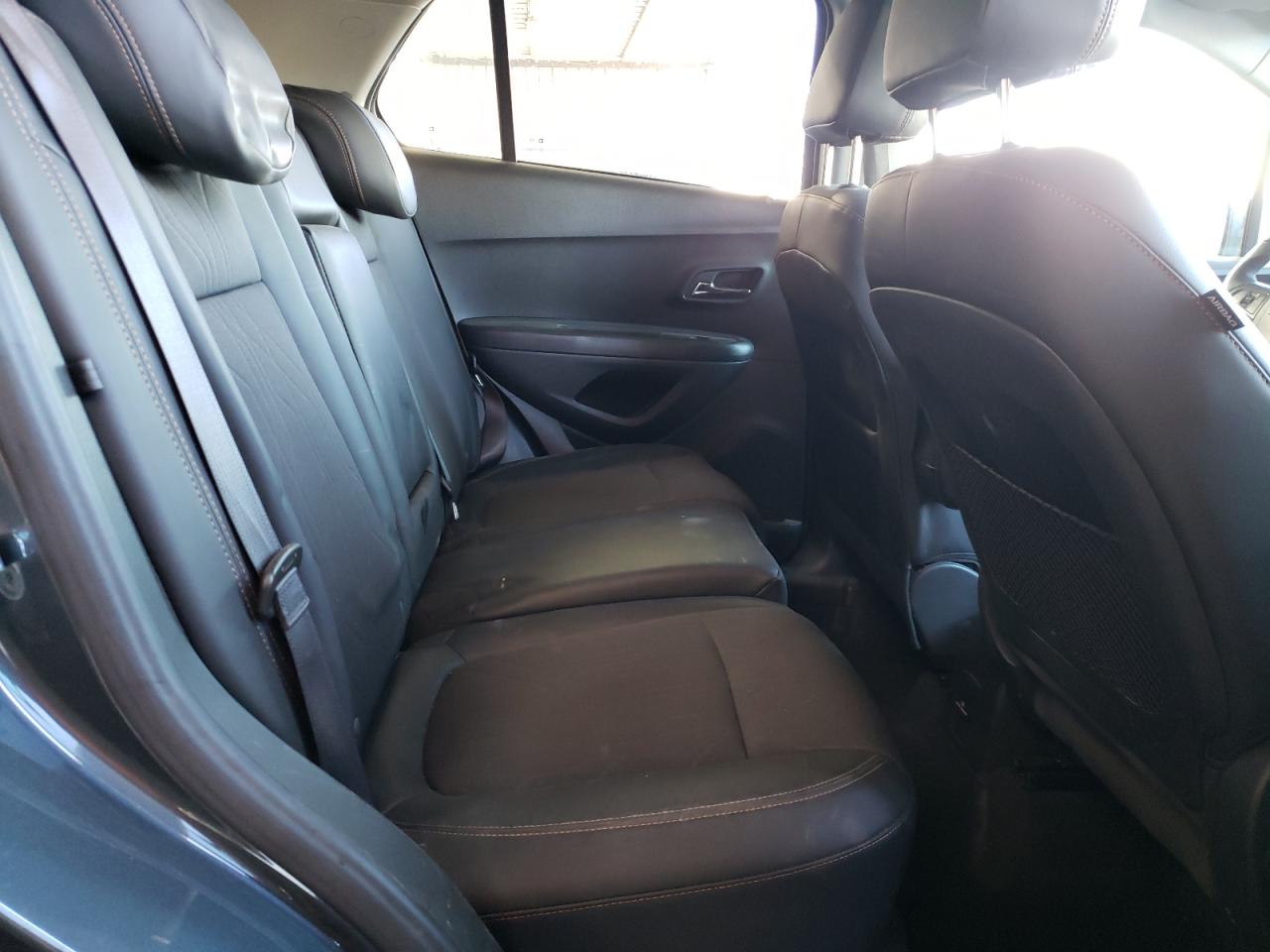 2022 Chevrolet Trax - Image 10