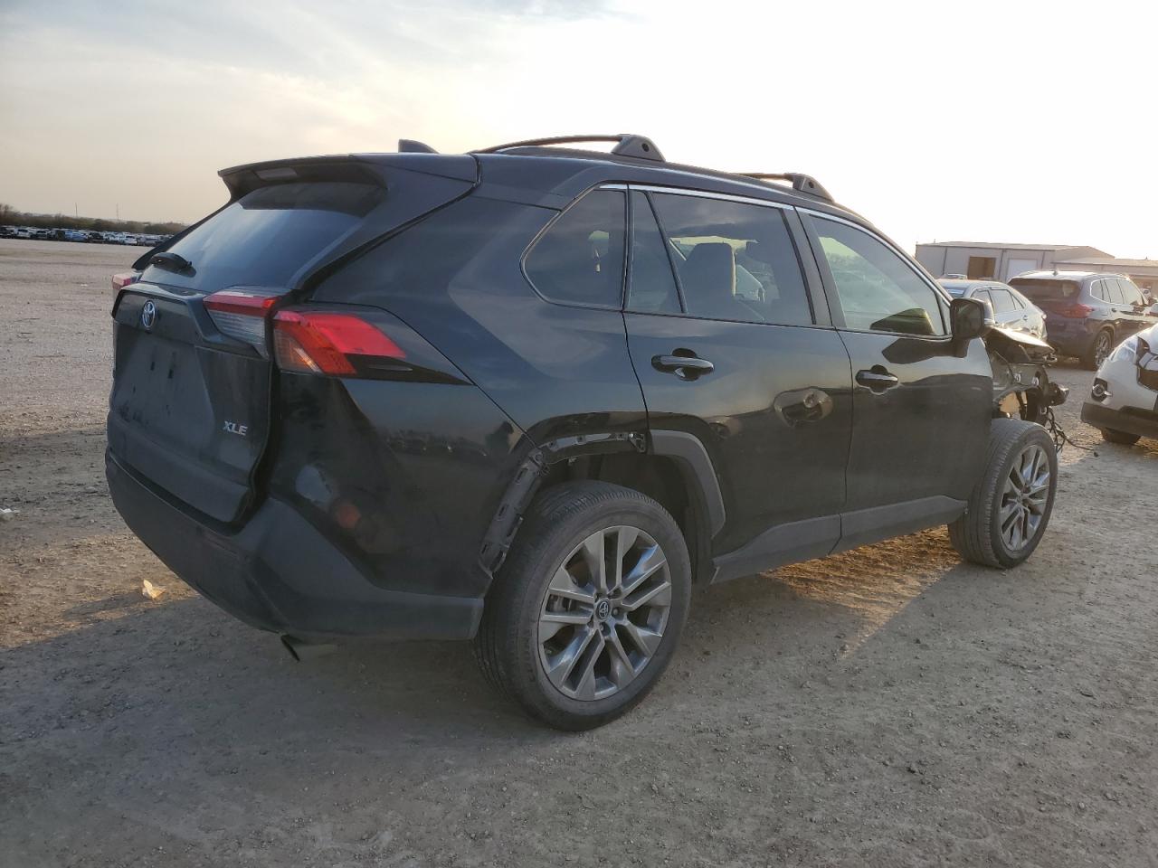 2019 Toyota RAV 4 - Image 3
