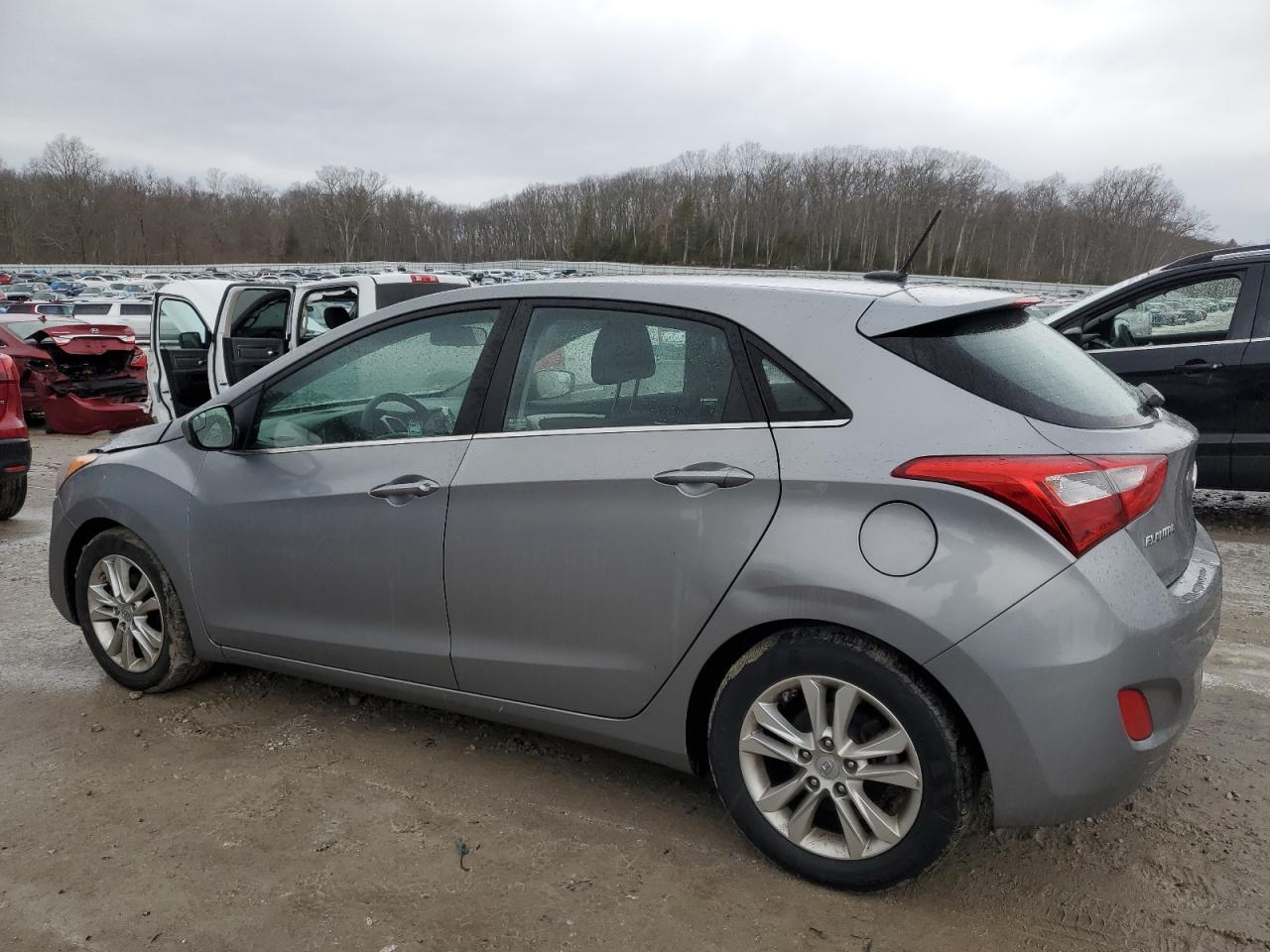 2014 Hyundai Elantra - Image 2