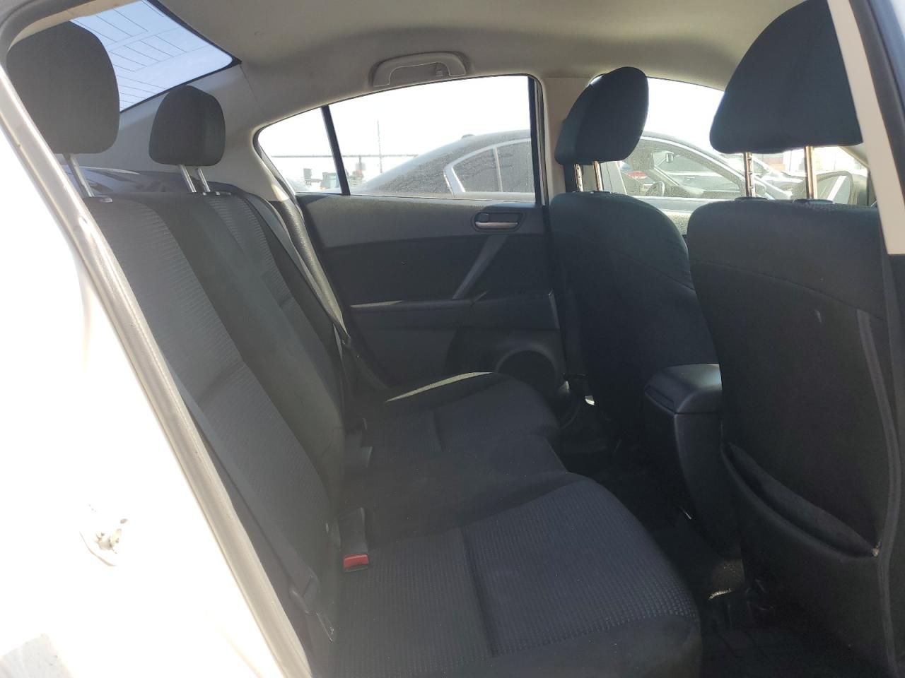 2013 Mazda 3 - Image 10