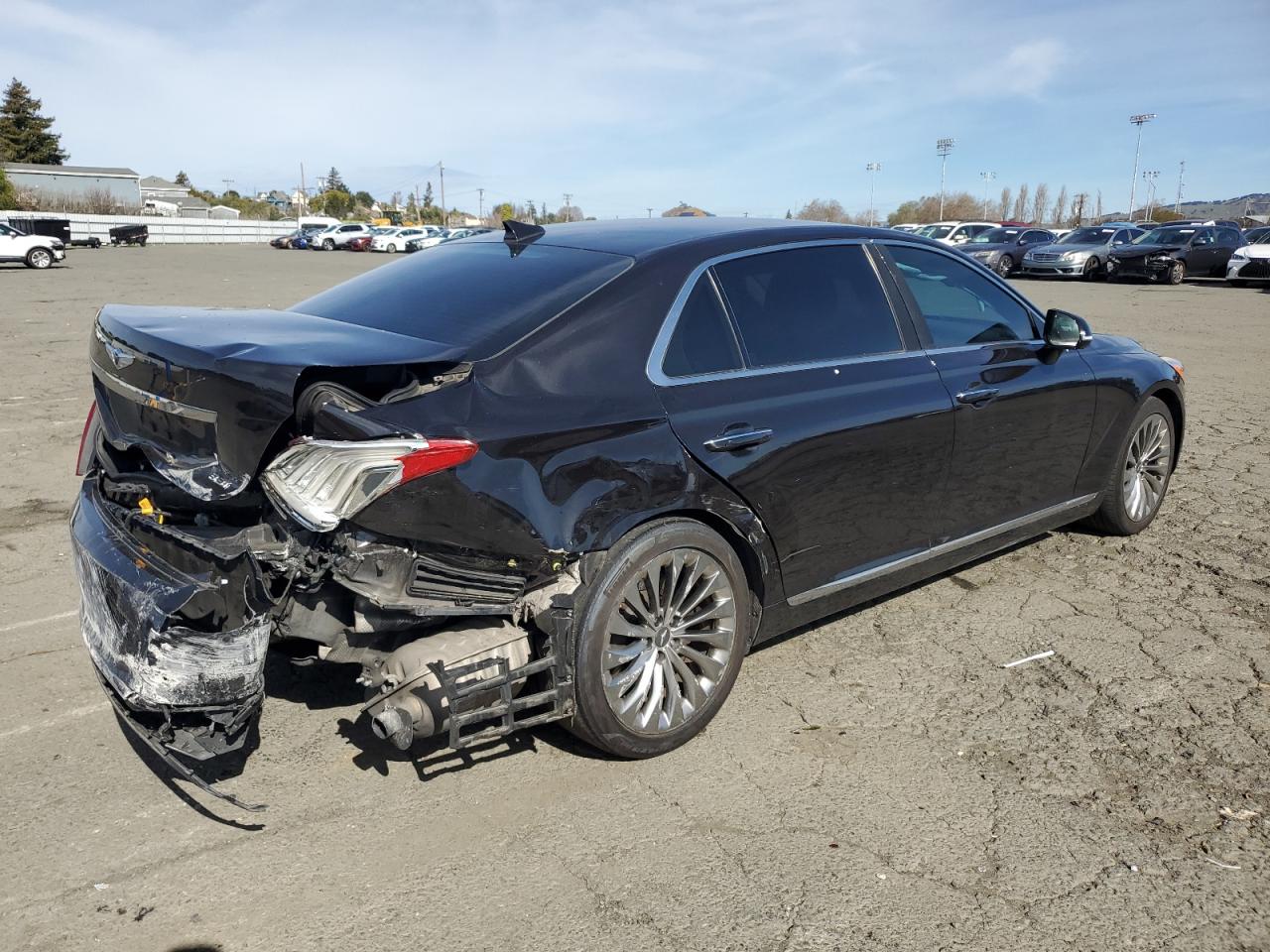 2018 Genesis G90 - Image 3