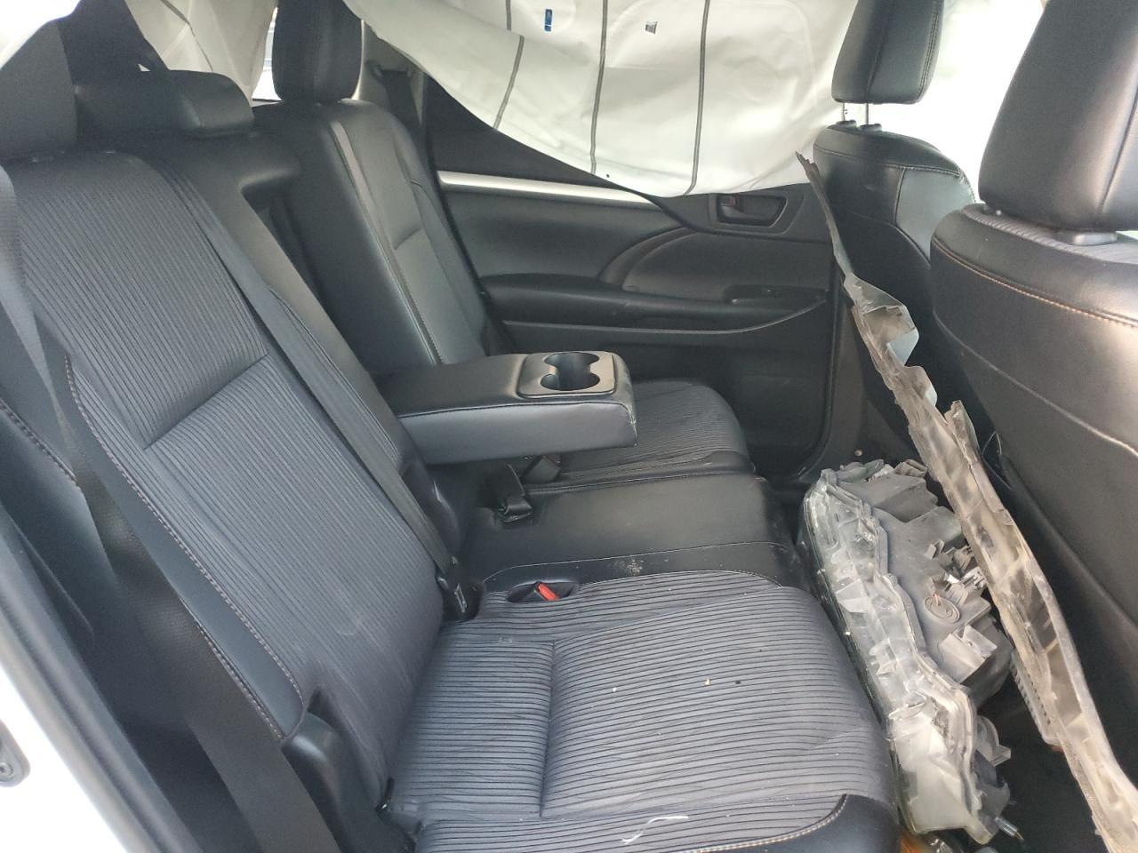 2019 Toyota Highlander Le VIN: 5TDZZRFH7KS364690 Lot: 43724355