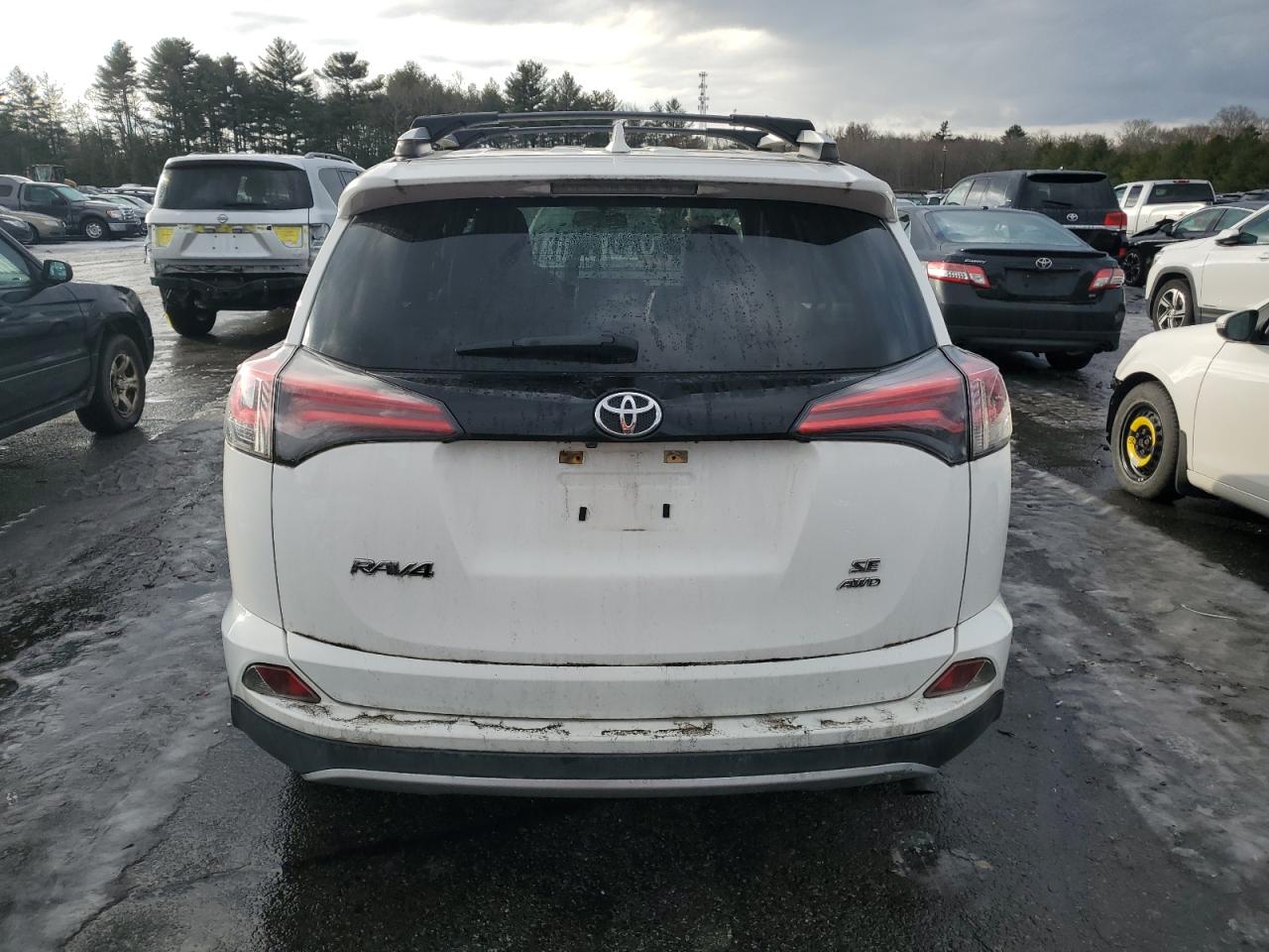 2016 Toyota RAV 4 - Image 6
