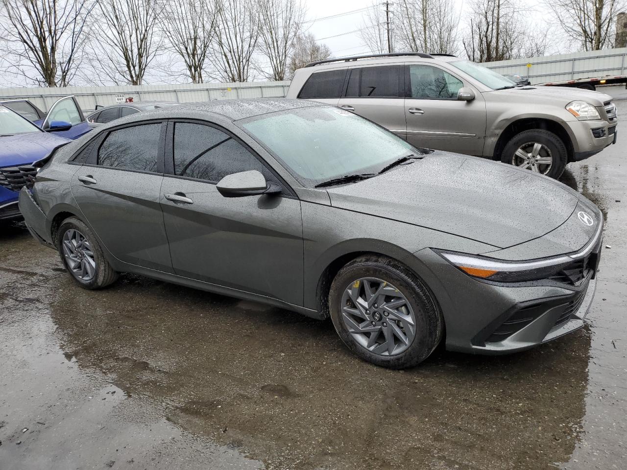 2024 Hyundai Elantra - Image 4