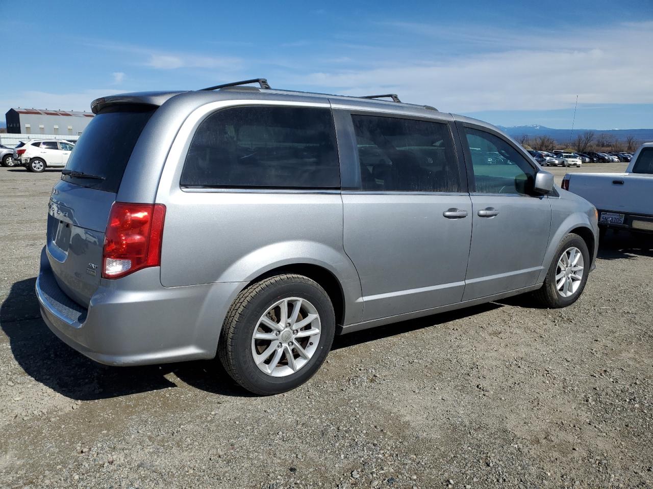 2019 Dodge Caravan - Image 3