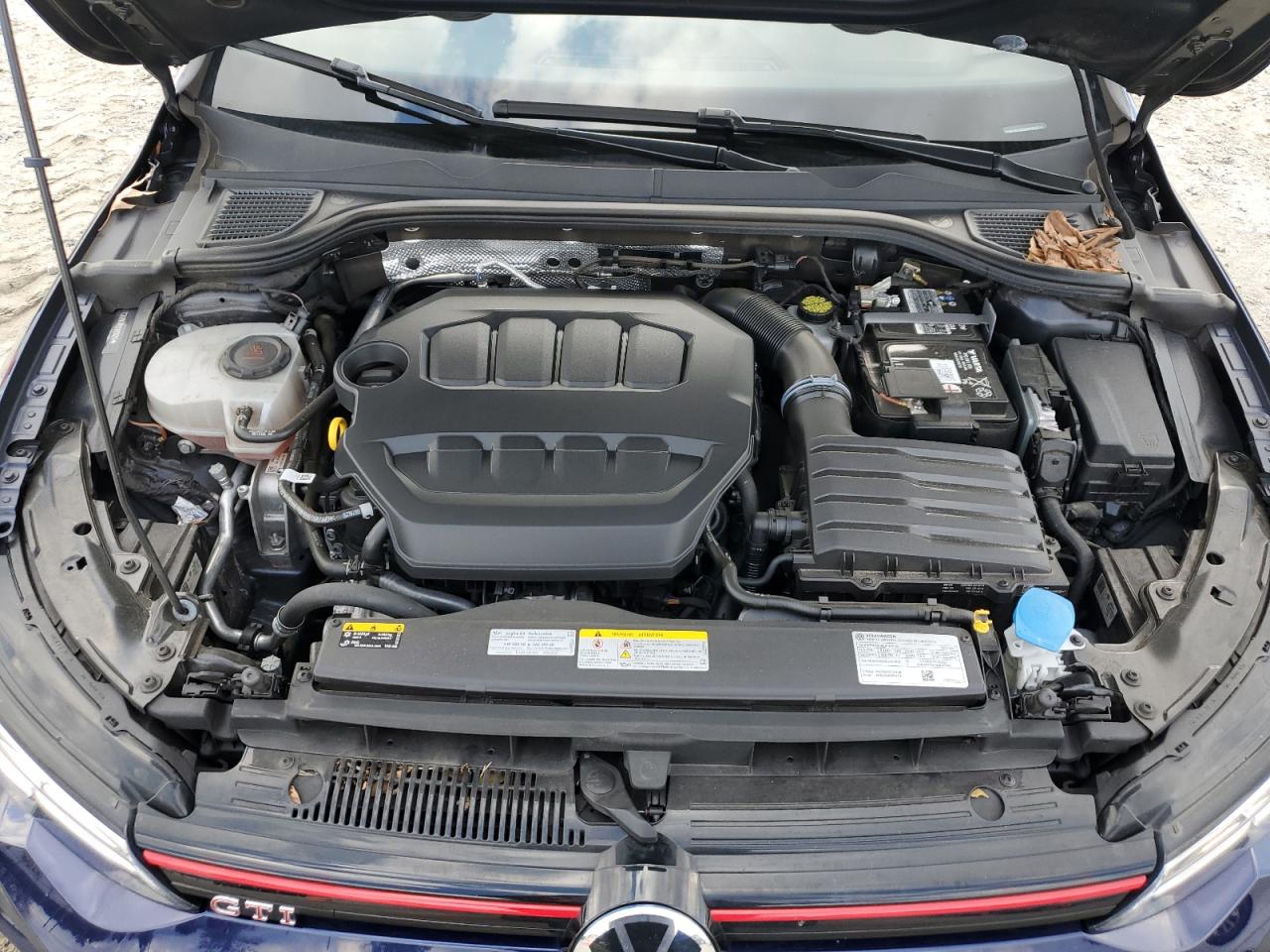 2022 Volkswagen GTI - Image 11