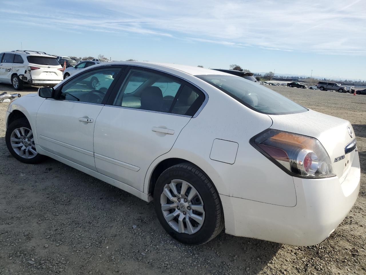 2011 Nissan Altima - Image 2