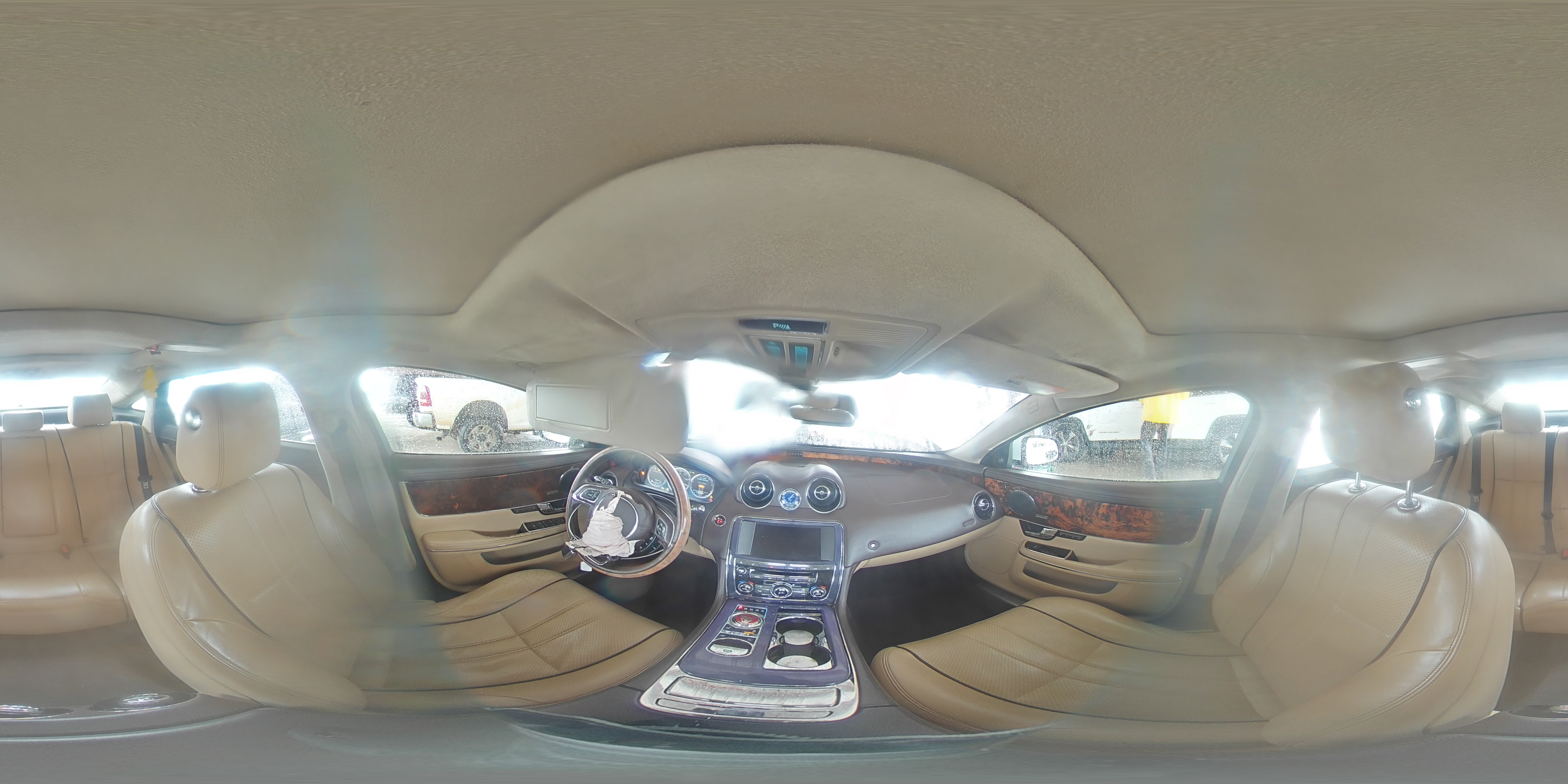 2013 Jaguar XJ - Image 12