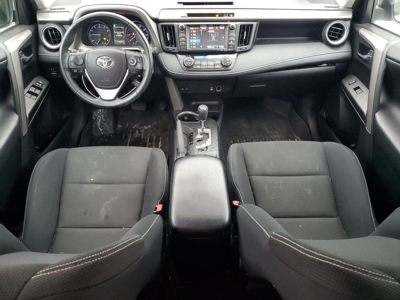 2017 Toyota RAV 4 - Image 8