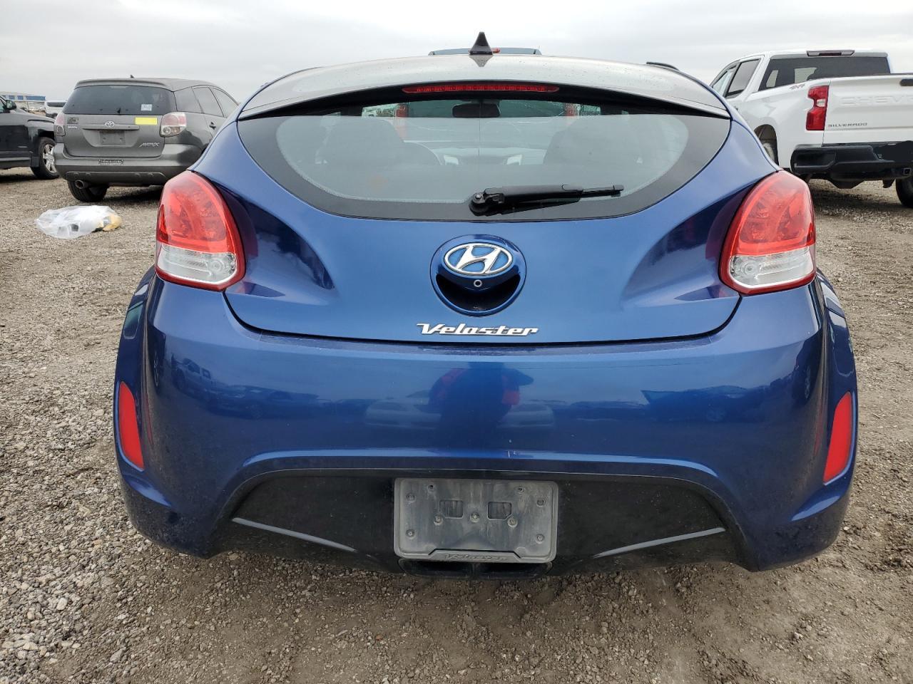 2017 Hyundai Veloster - Image 6