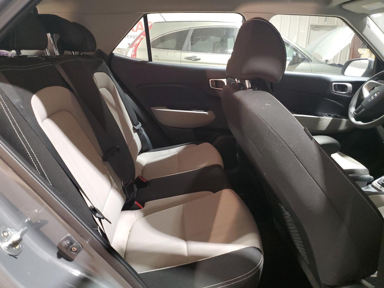 2020 Hyundai Venue - Image 11