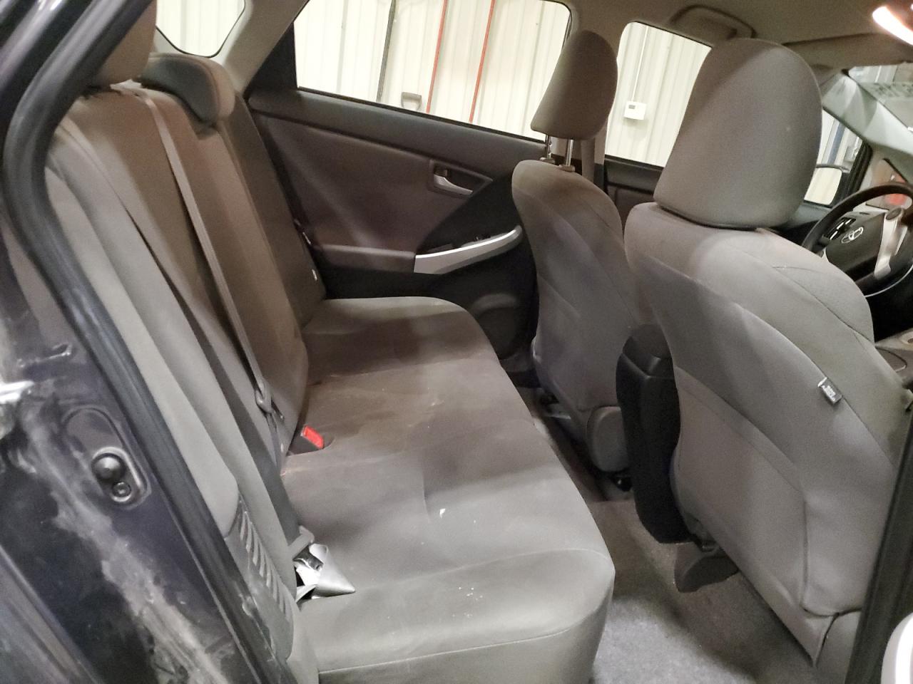 2013 Toyota Prius - Image 10