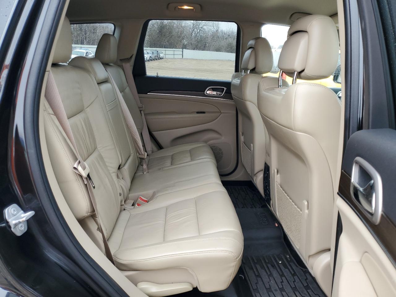 2015 Jeep Grand Cherokee - Image 11