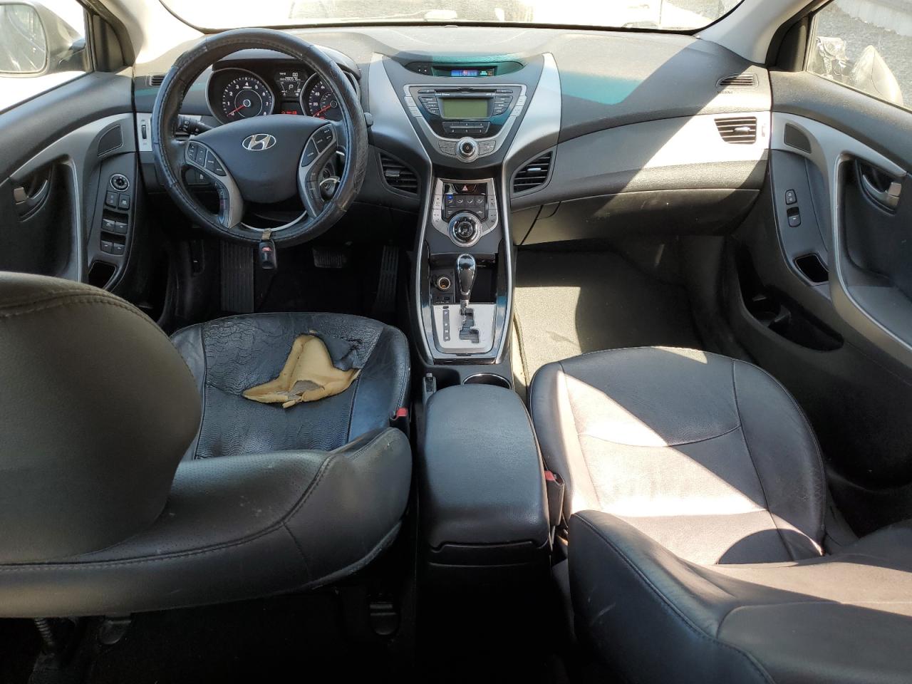 2013 Hyundai Elantra - Image 8