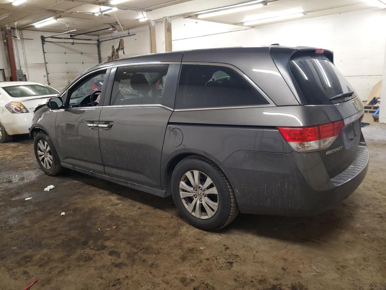 2014 Honda Odyssey - Image 2