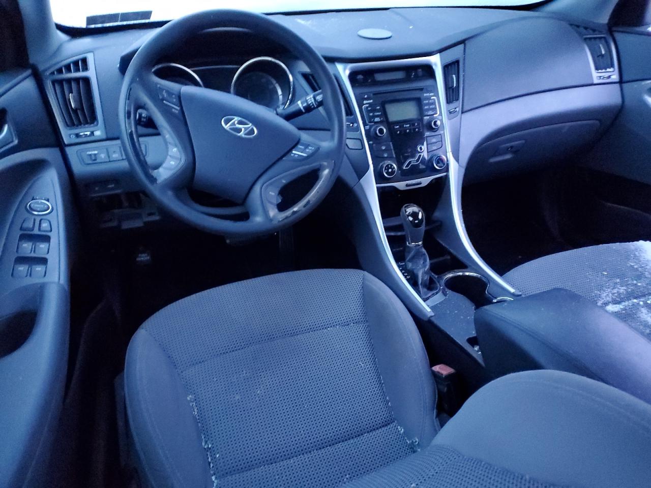 2011 Hyundai Sonata - Image 8