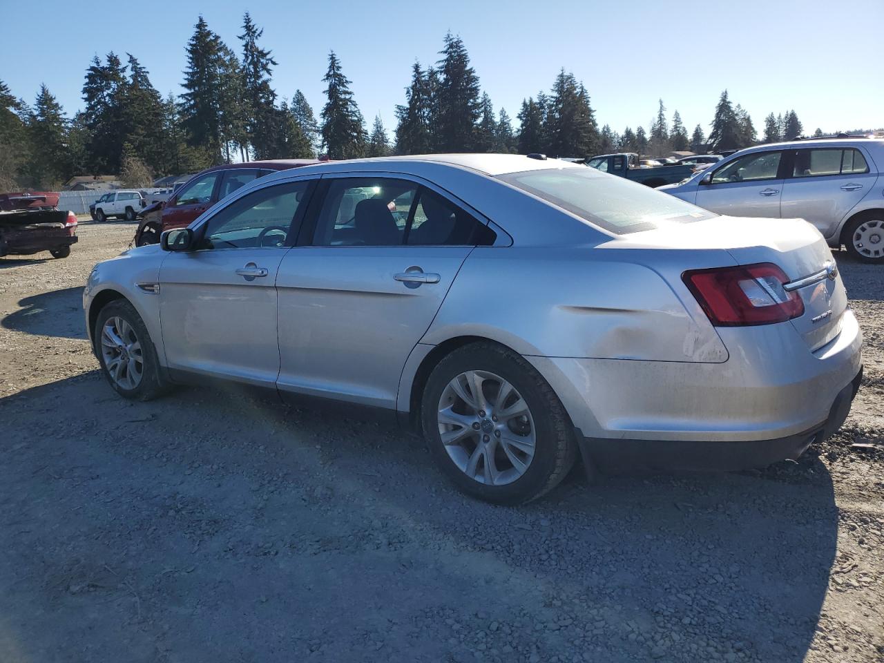 2010 Ford Taurus - Image 2