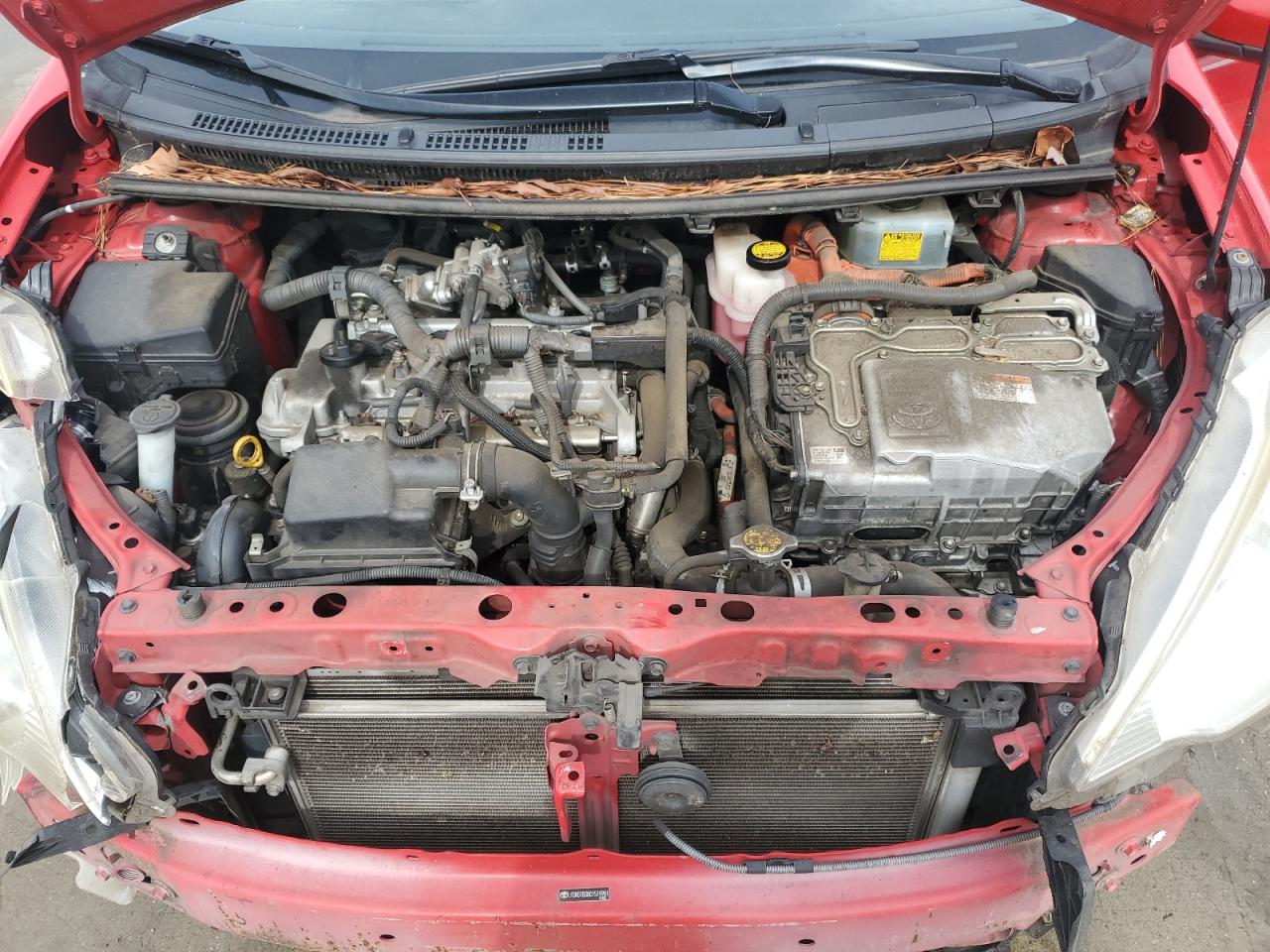 2012 Toyota Prius - Image 13