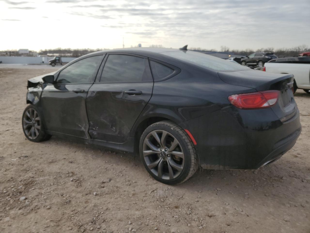 2016 Chrysler 200 - Image 2