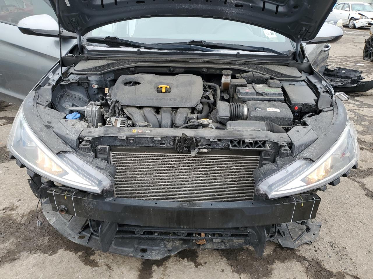 2019 Hyundai Elantra - Image 11